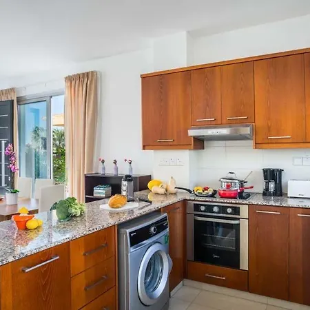 In Sleeps 6 Includes Swimming Pool Air Con And Wifi 1 6 빌라